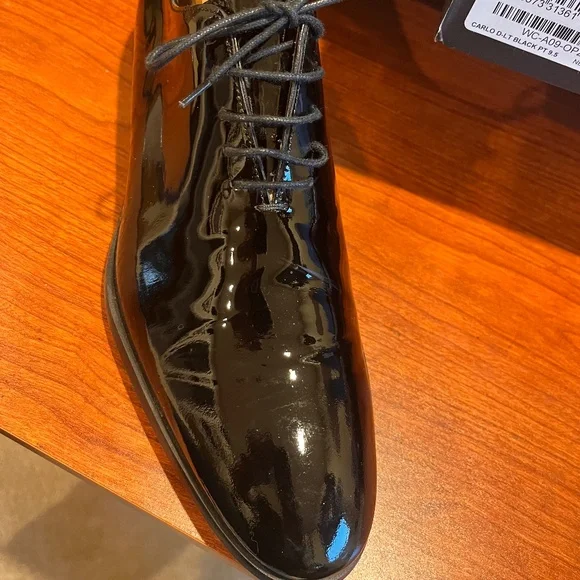 Black patent leather wholecut oxfords size 9 1/2